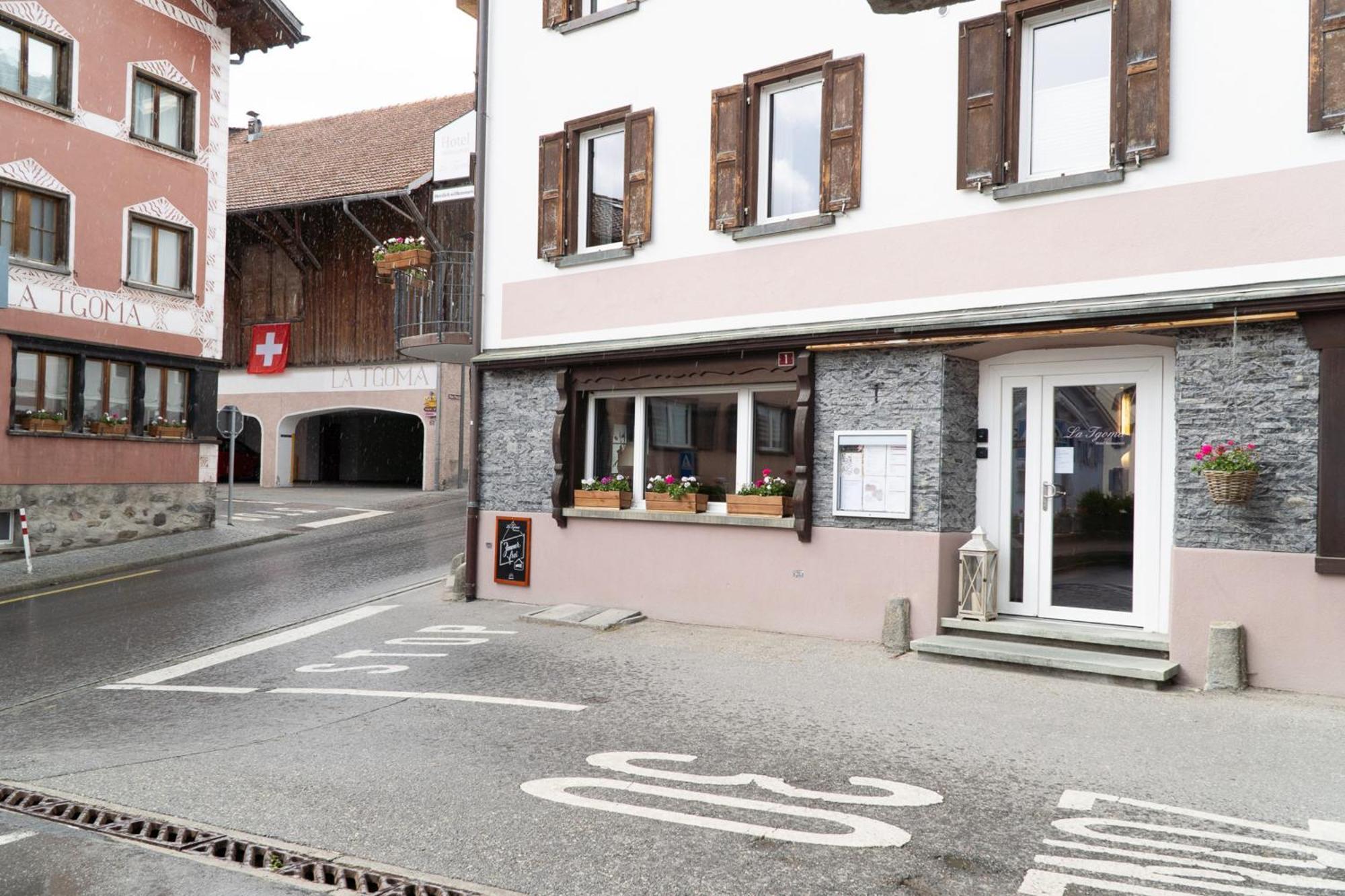 La Tgoma - Hotel & Restaurant Lenz Exterior photo